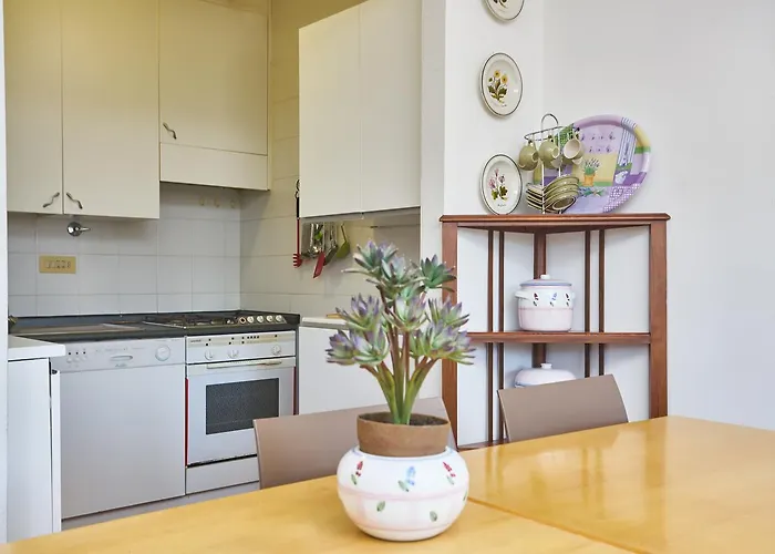 Via Dei Lecci * Sant'Anna (Isola d'Elba)